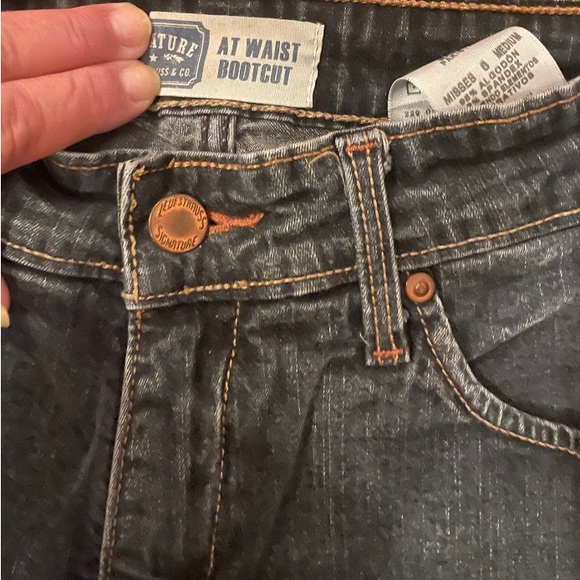 Levi Signature Vintage relaxed fit with a straight leg - Picture 3 of 5